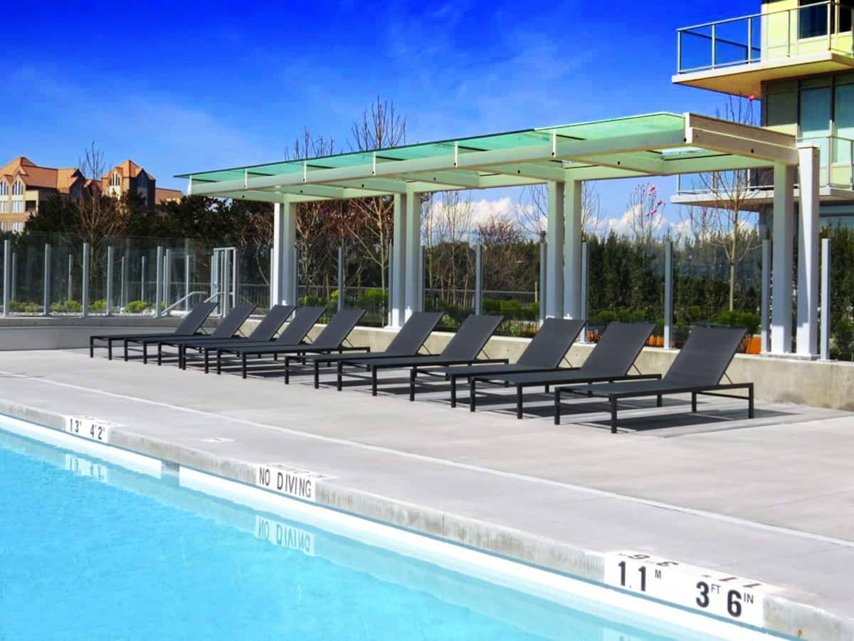 pool at the Encore