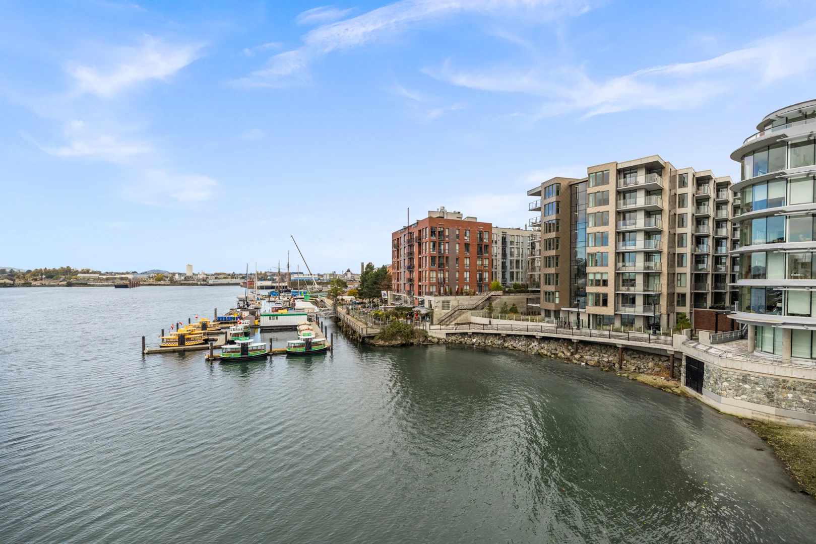 3081628 Store21 | Apartments Homes Suites for Rent Victoria BC Pearl Residences