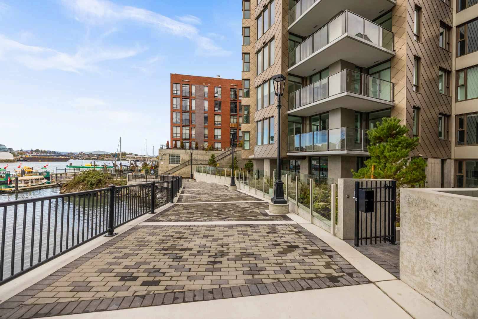 3081628 Store24pe | Apartments Homes Suites for Rent Victoria BC