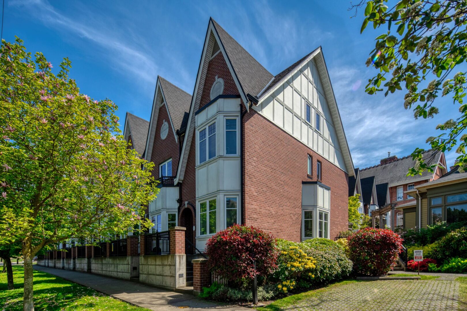 fabulous townhome on superior