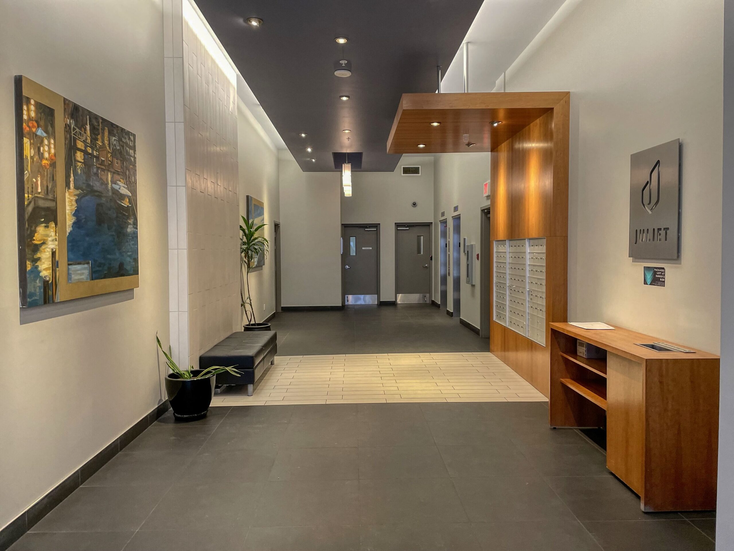 305lobbyhdr | Apartments Homes Suites for Rent Victoria BC