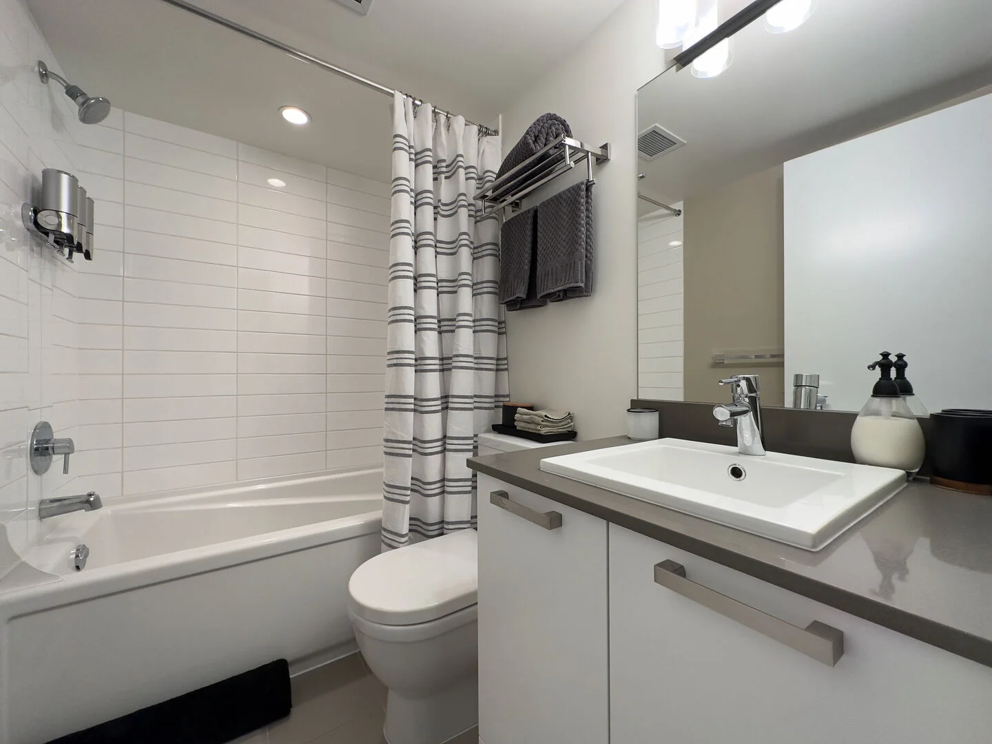 312517 Fisgard10 | Apartments Homes Suites for Rent Victoria BC