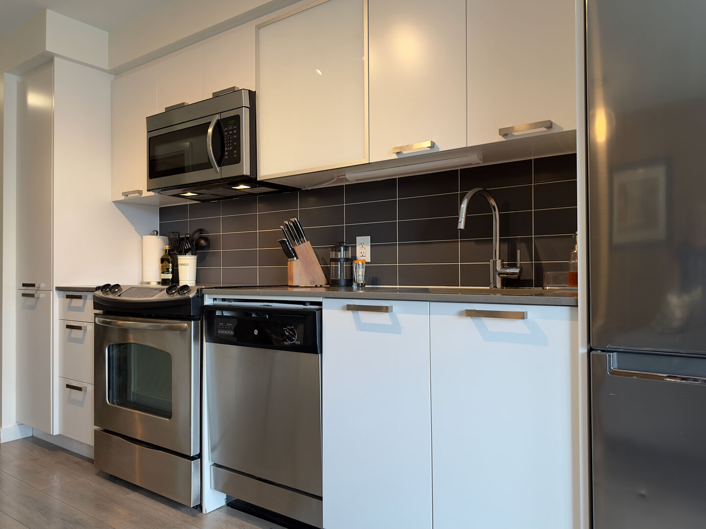 312517 Fisgard8 | Apartments Homes Suites for Rent Victoria BC