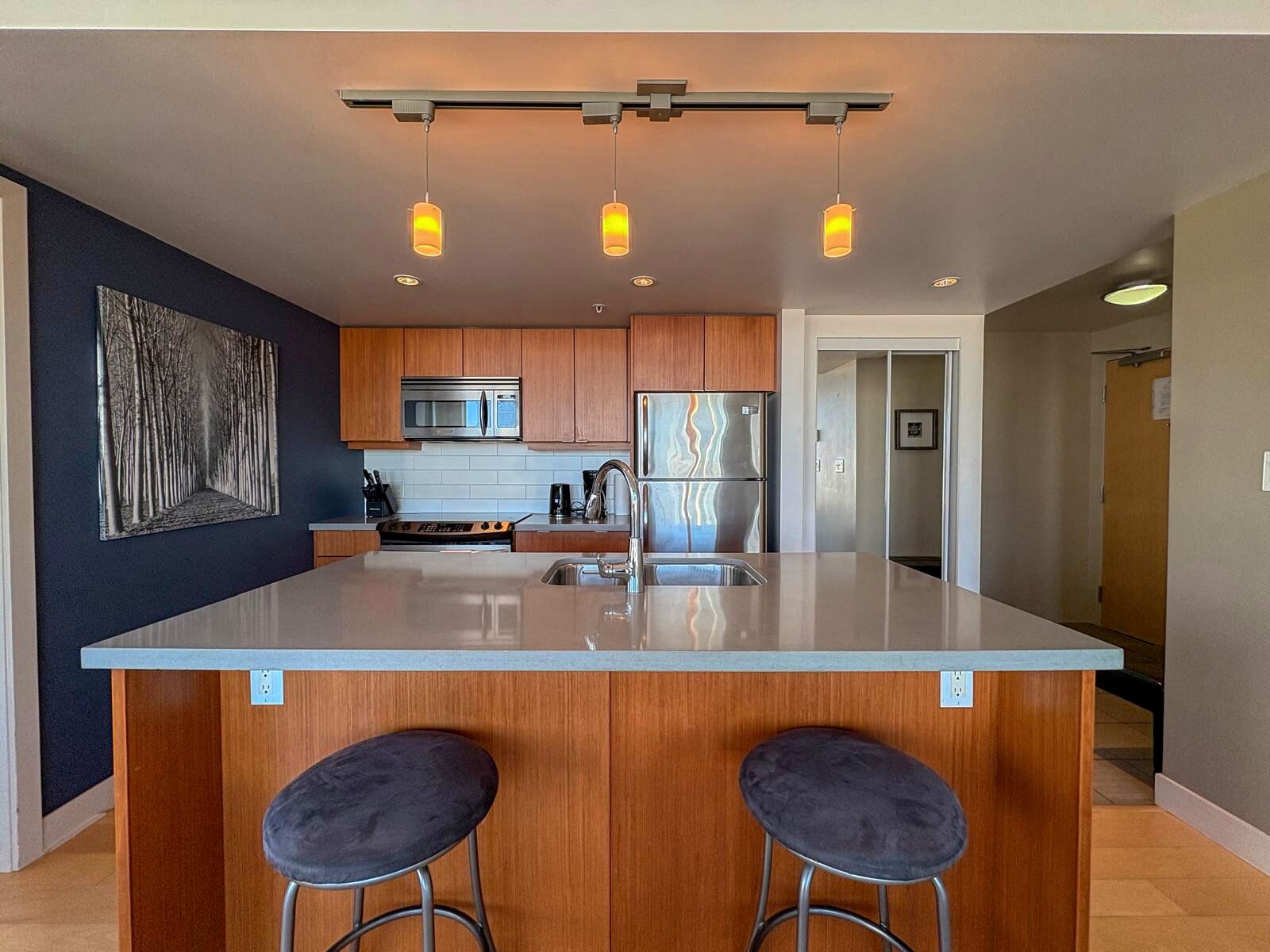 704760 johnson03 | Apartments Homes Suites for Rent Victoria BC