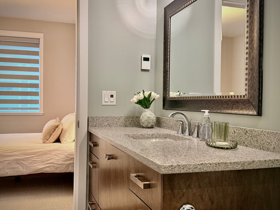 henrysid10 | Apartments Homes Suites for Rent Victoria BC